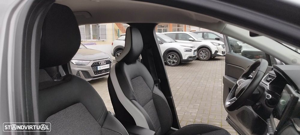 Renault Captur 1.6 E-Tech Plug-In Intens - 14