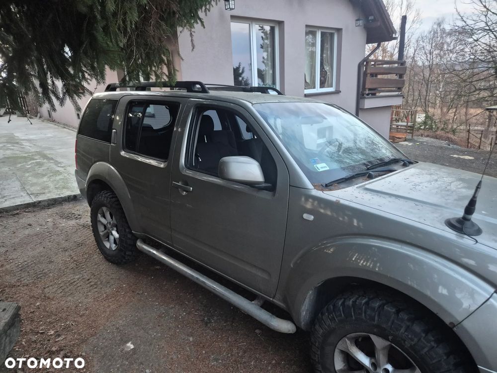 Nissan Pathfinder 2.5 D XE - 6