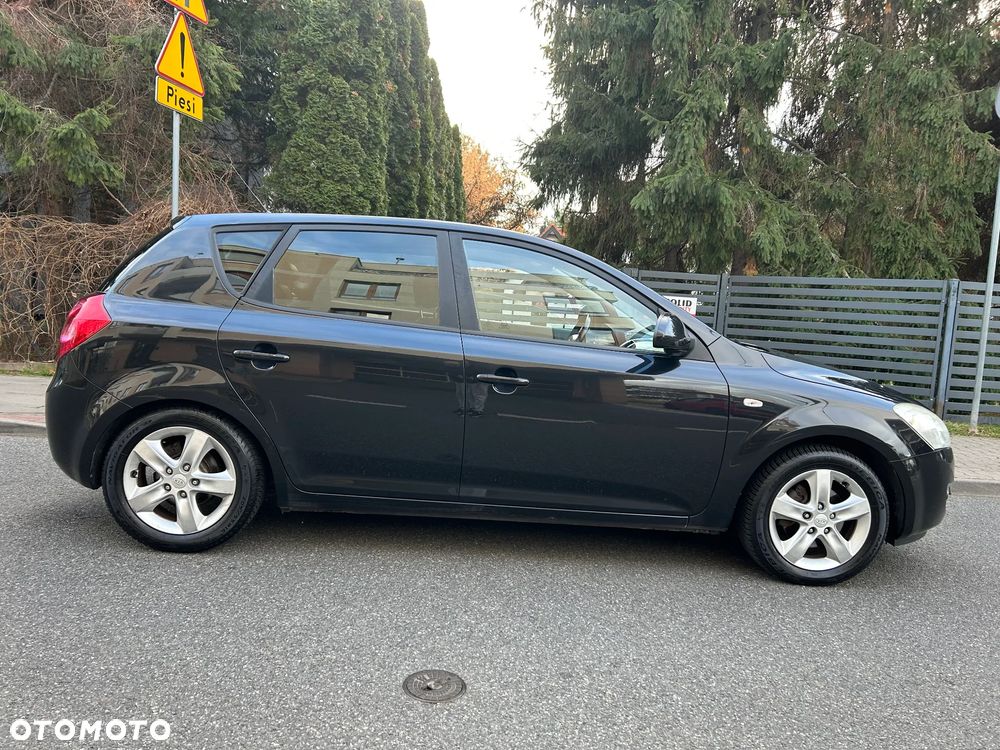 Kia Ceed 1.6 Comfort + - 9