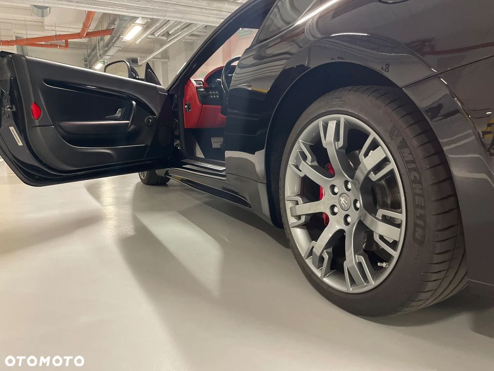 Maserati GranTurismo S Automat - 15