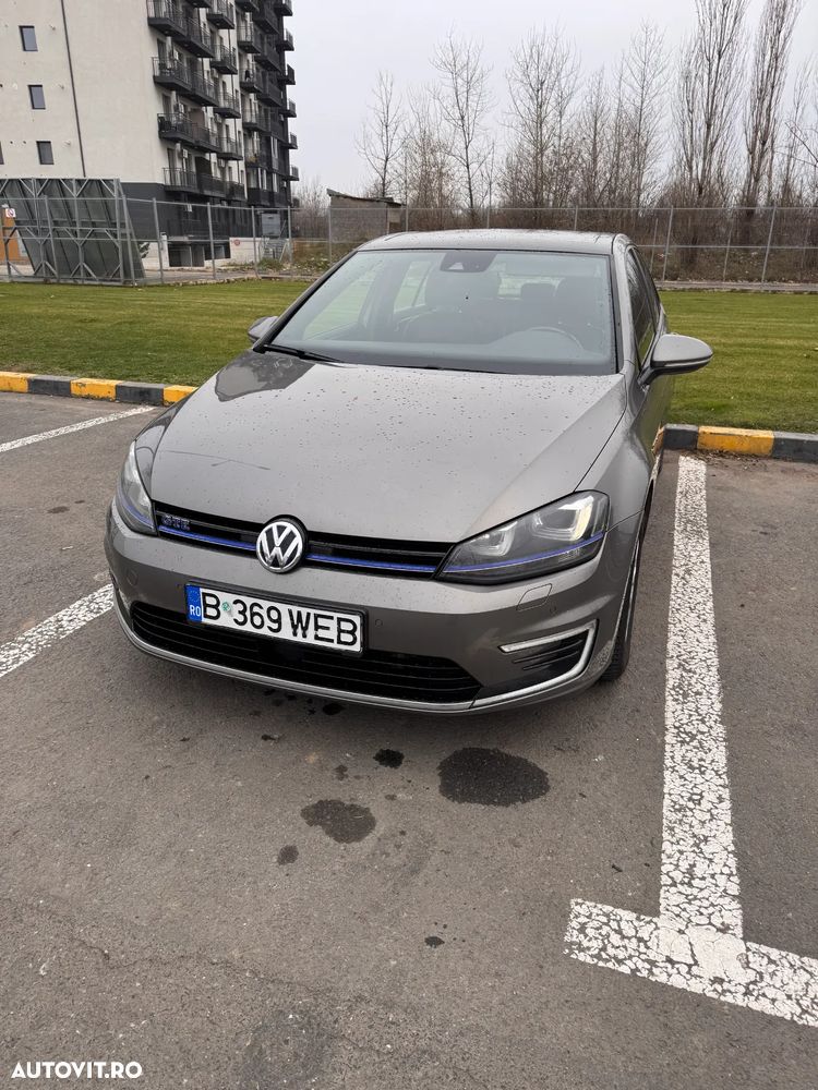 Volkswagen Golf - 4