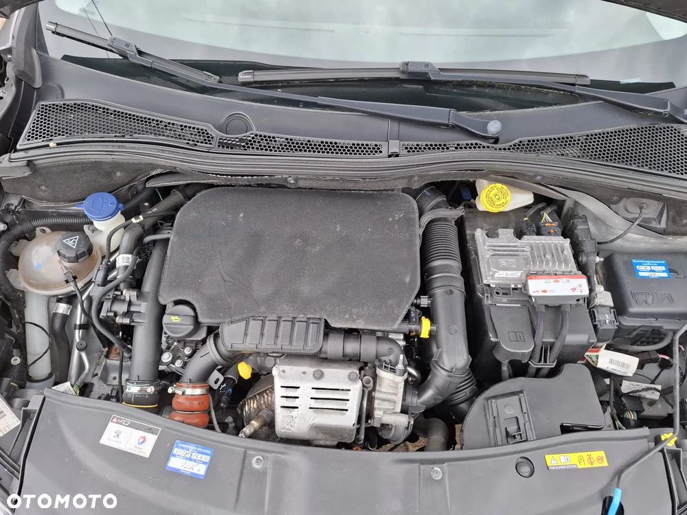 Peugeot 2008 1.2 Pure Tech Allure S&S - 18