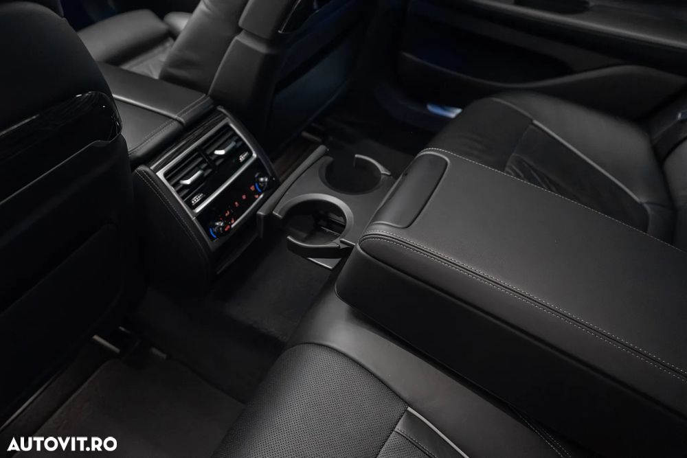 BMW Seria 7 740d xDrive - 31