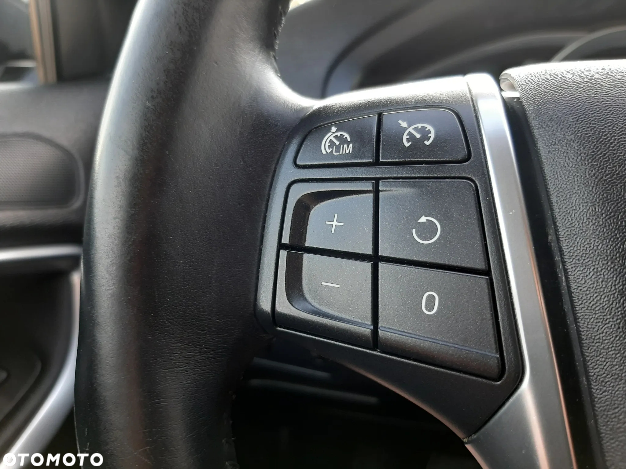 Volvo V40 D2 Momentum - 26