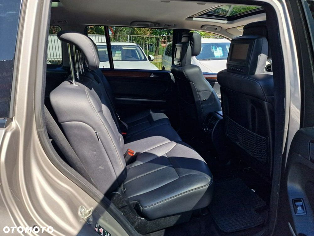 Mercedes-Benz GL - 28