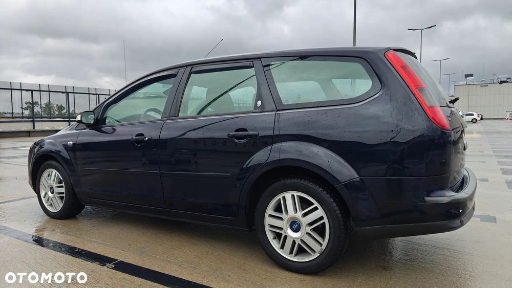 Ford Focus 1.6 Ghia - 14