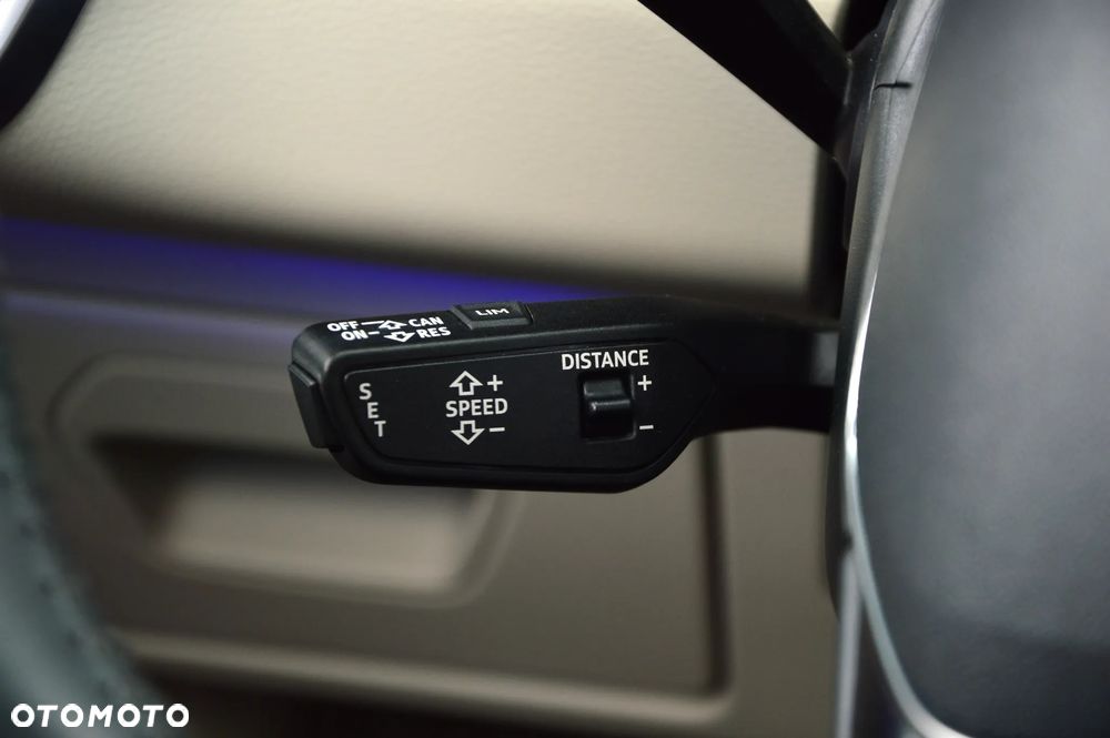 Audi A6 Avant 40 TDI quattro S tronic S line - 29