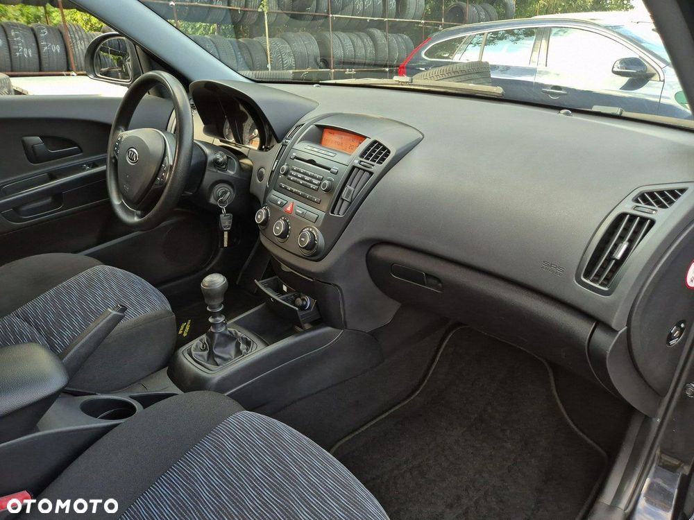 Kia Ceed Cee'd 1.4 Comfort - 29