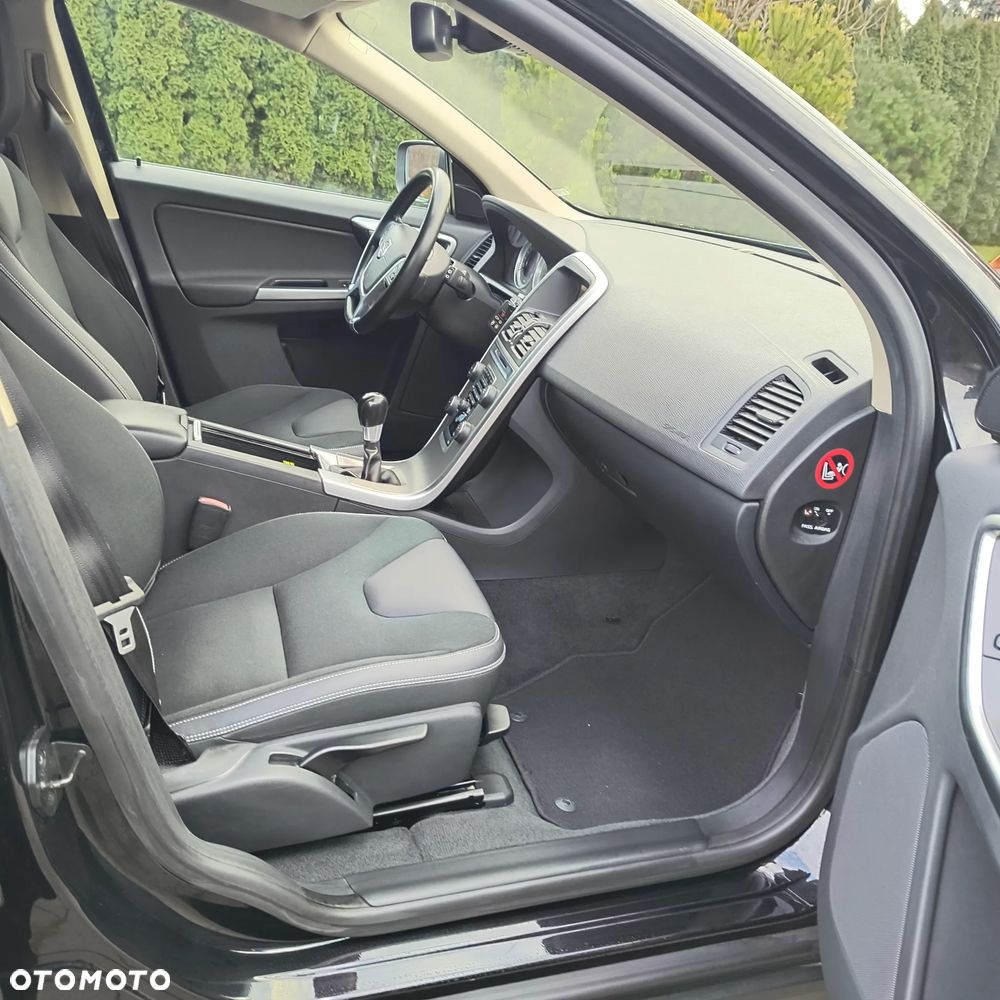 Volvo XC 60 DRIVe R Design - 23