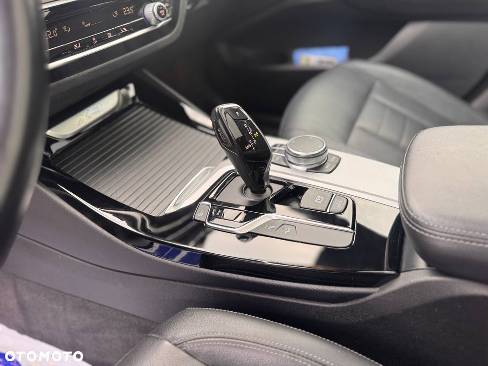 BMW X3 xDrive20i sport - 28