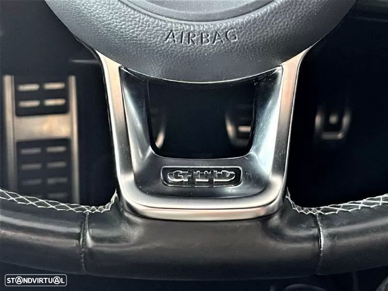 VW Golf - 25