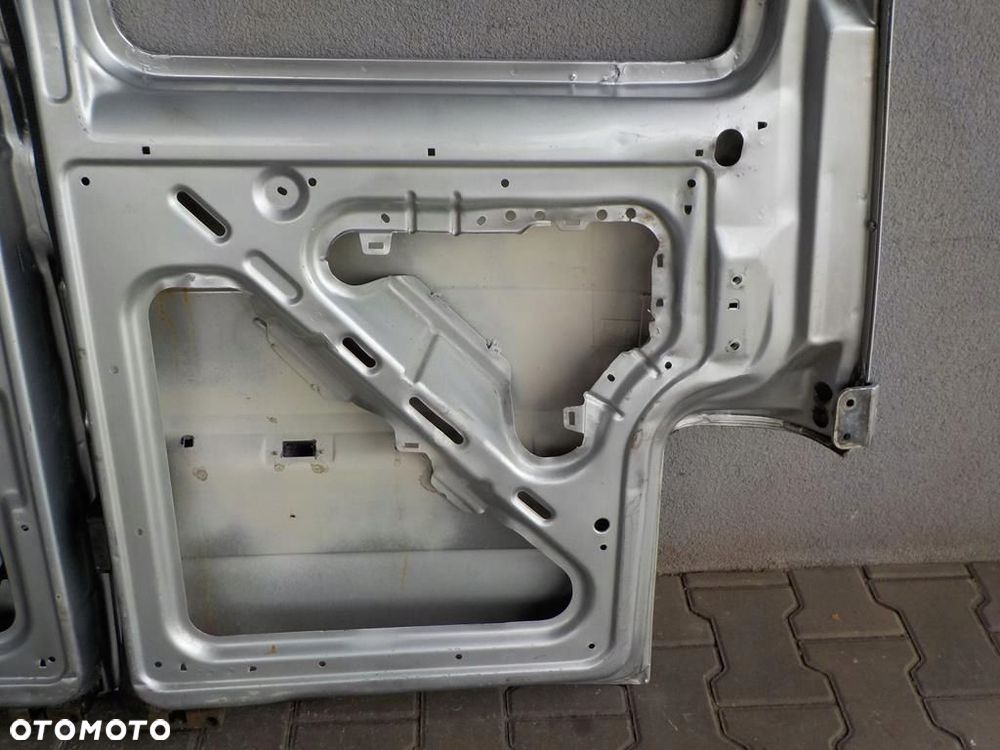 VW T4 DRZWI LEWE PRAWE TYŁ TYLNE SKRZYDEŁKOWE - 11