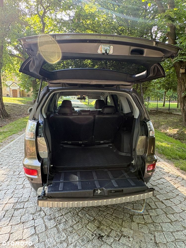 Mitsubishi Outlander 2.0 Intense + 2WD CVT - 14