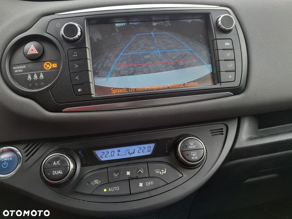 Toyota Yaris Hybrid 100 Business Edition - 5