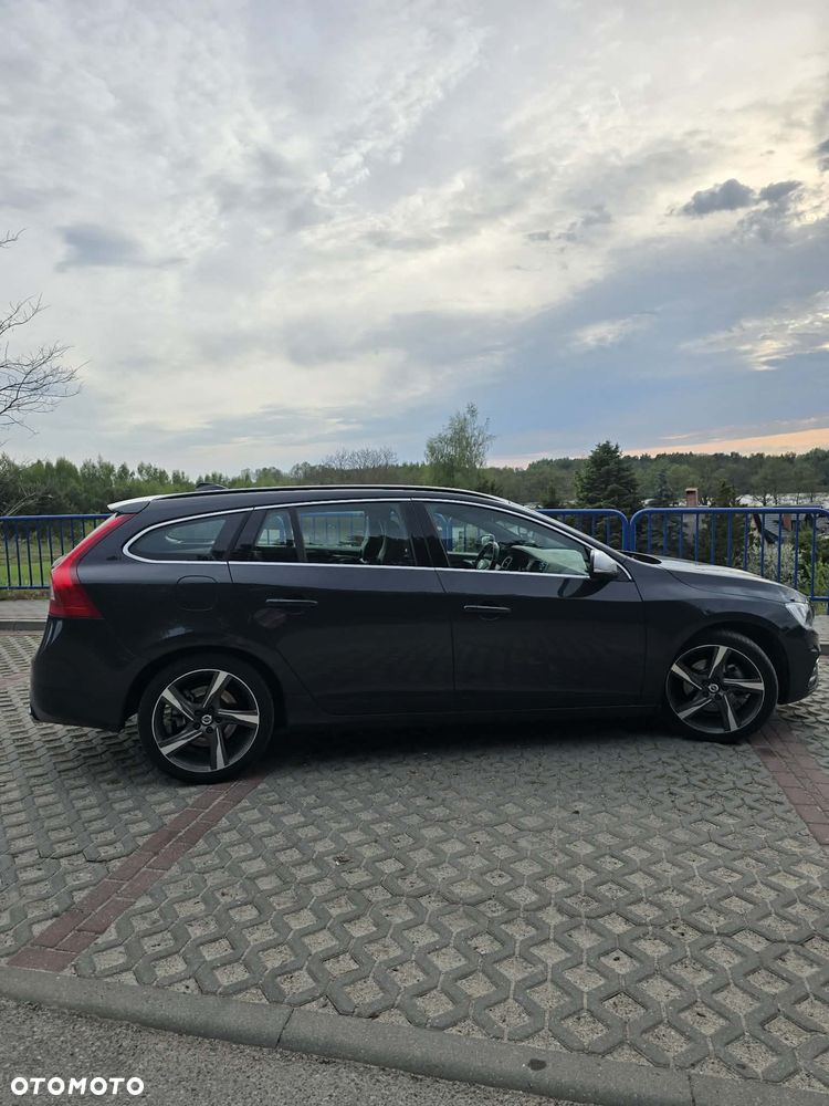 Volvo V60 D3 R-Design - 5