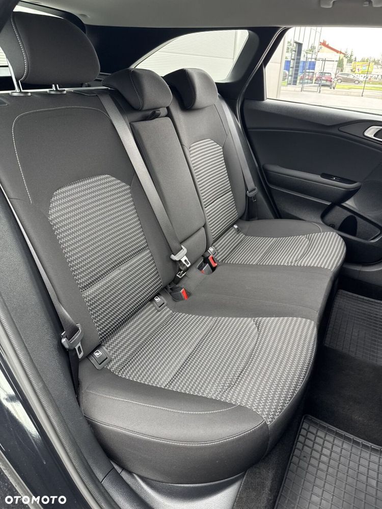 Kia Ceed 1.5 T-GDI M - 23