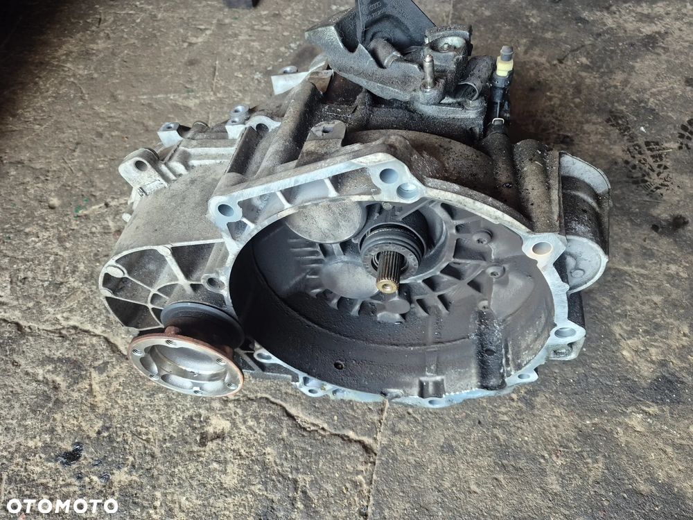 Skrzynia biegów vw passat b8  2.0 tdi QFZ