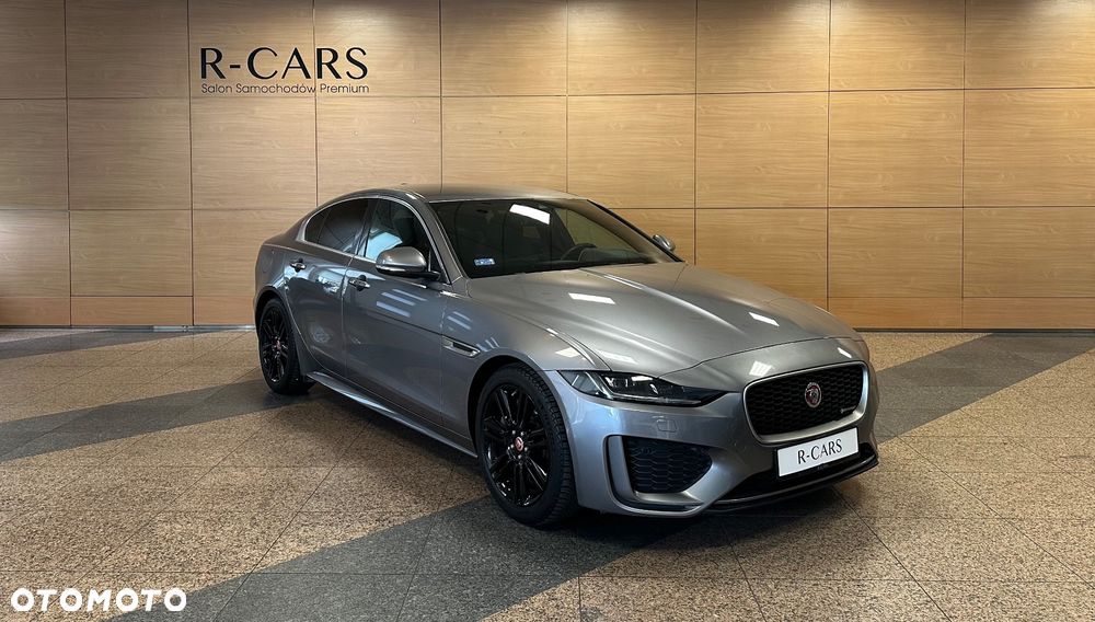 Jaguar XE 2.0 D180 R-Dynamic SE - 1