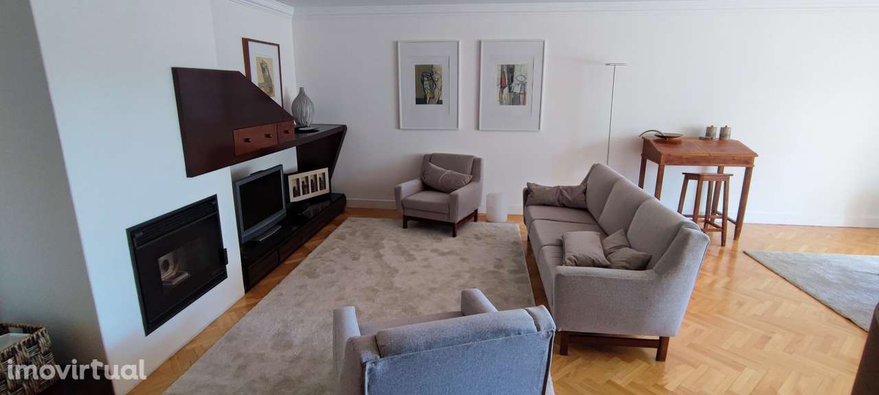 Apartamento T4 com varanda e garagem em Matosinhos - Grande imagem: 2/38