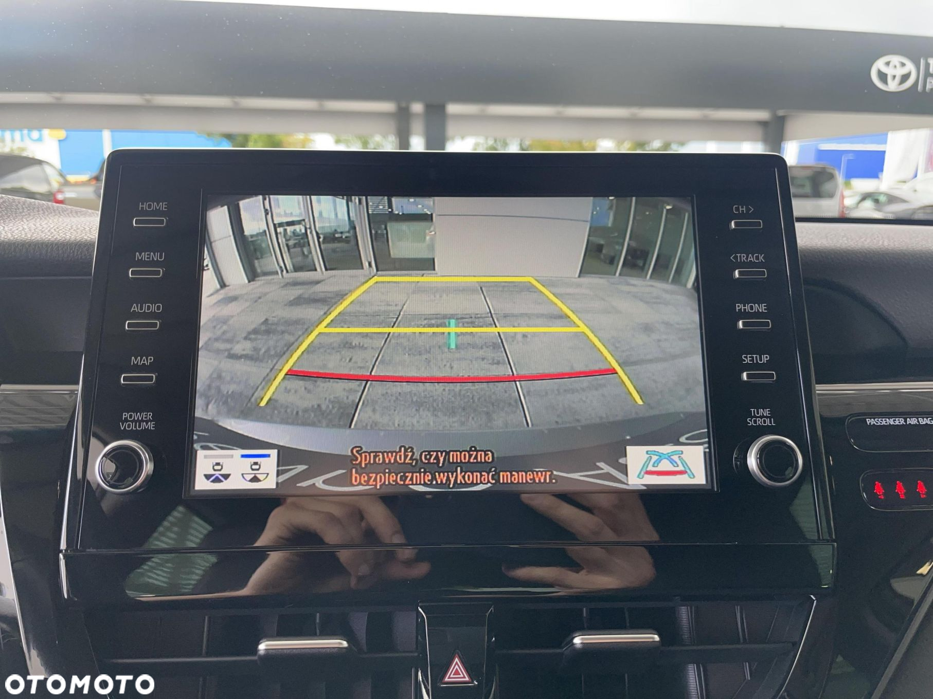 Toyota Camry - 18