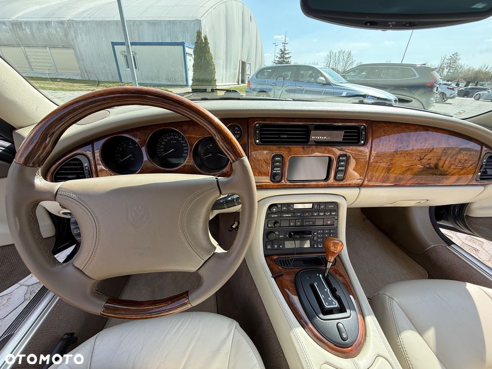 Jaguar XK8 - 15