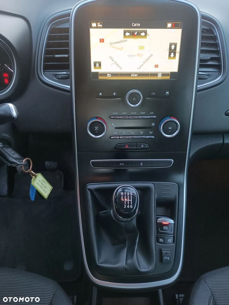 Renault Scenic - 17