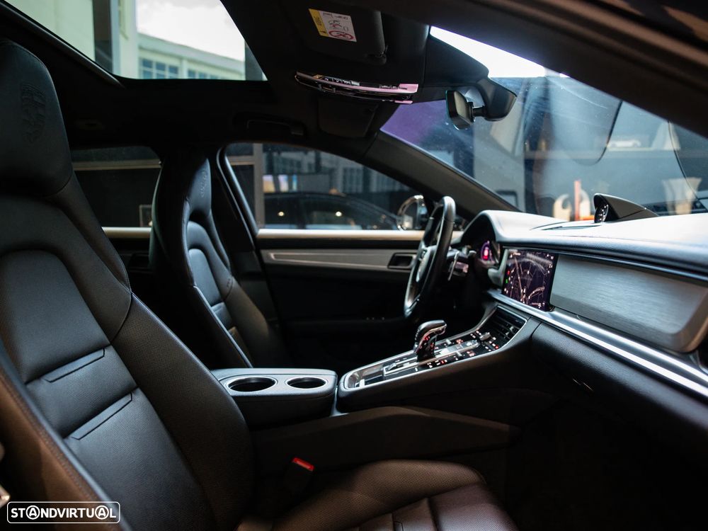 Porsche Panamera Sport Turismo 4 E-Hybrid Platinum Edition PDLS - 44