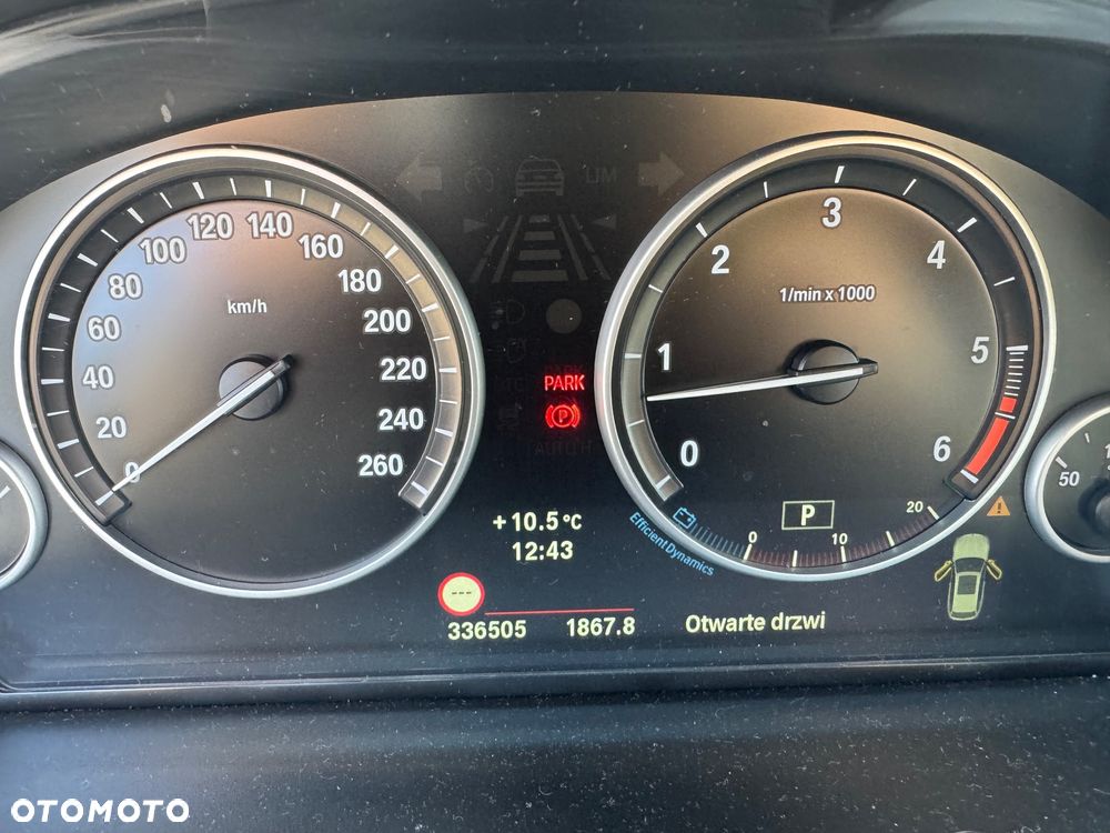 BMW Seria 5 530d xDrive - 7