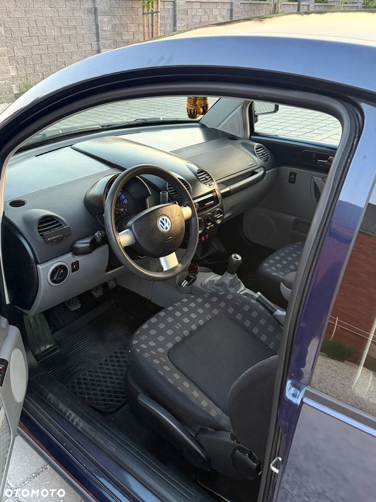 Volkswagen New Beetle - 7