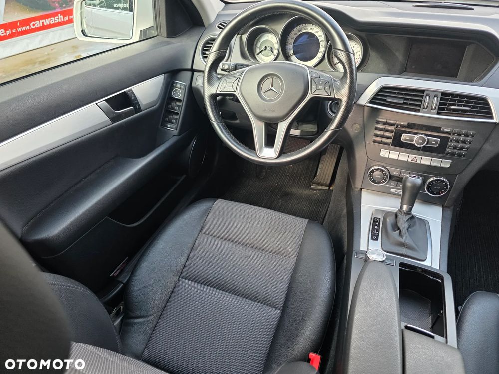 Mercedes-Benz Klasa C 180 T (BlueEFFICIENCY) 7G-TRONIC Avantgarde - 13