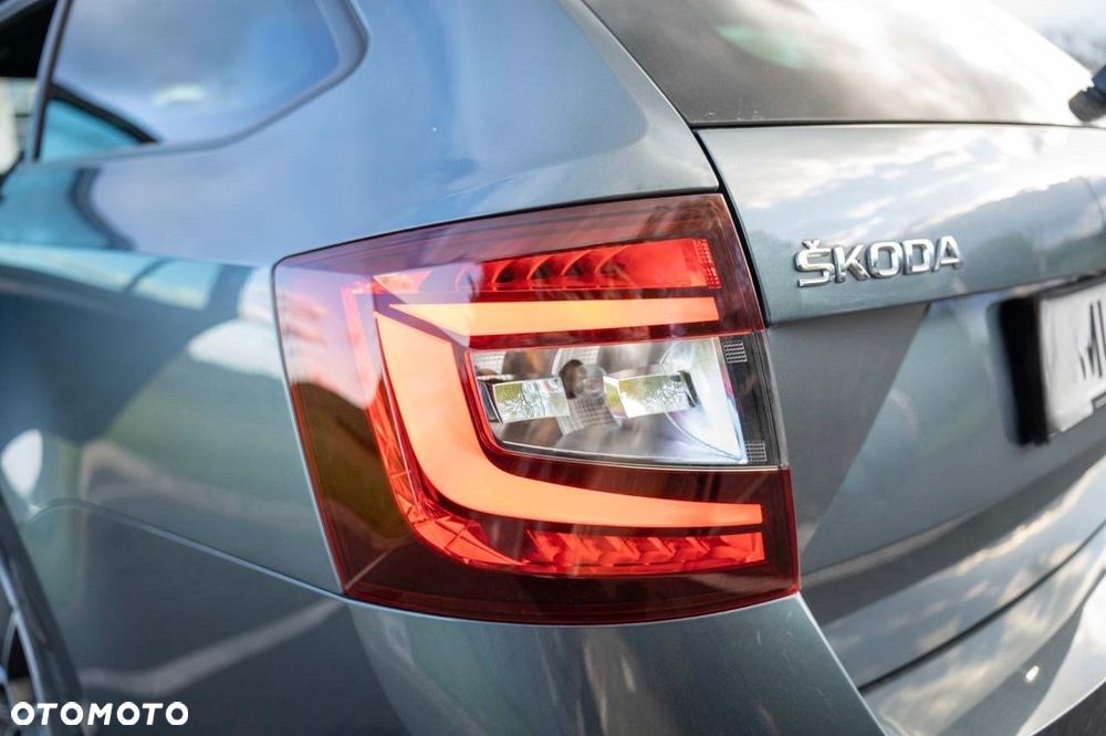 Skoda Octavia 2.0 TDI RS Challenge DSG - 29