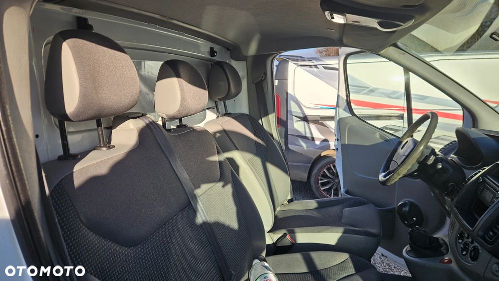 Opel Vivaro - 10