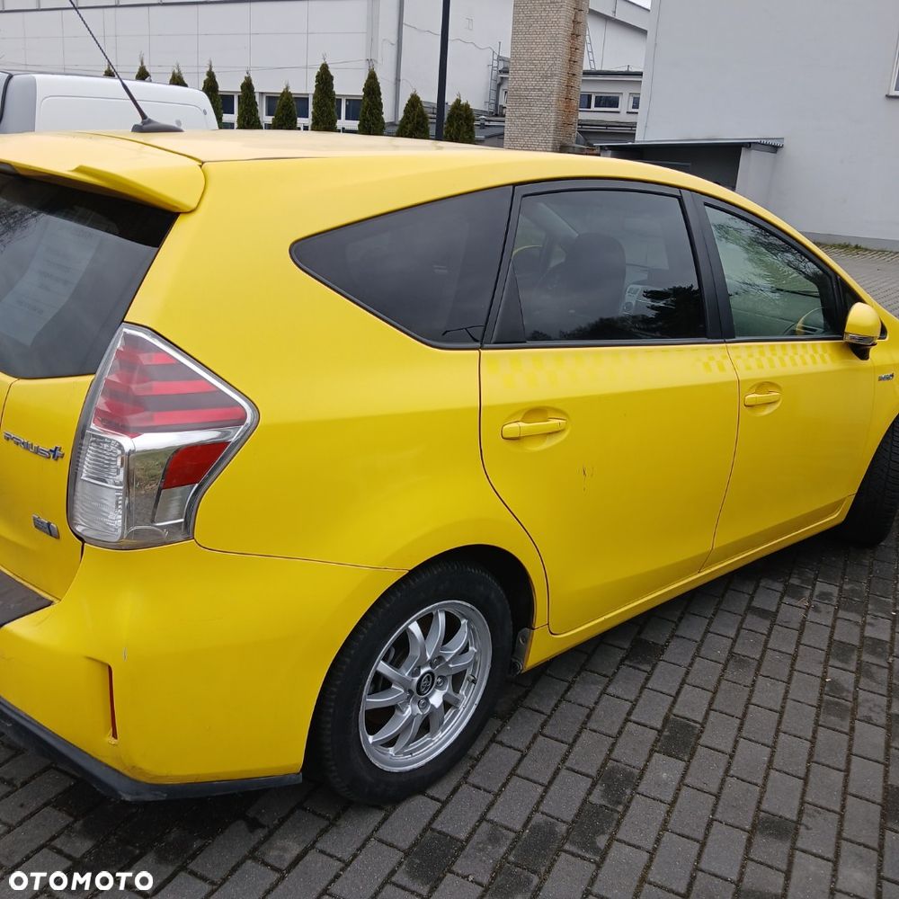 Toyota Prius+ (Hybrid) - 4