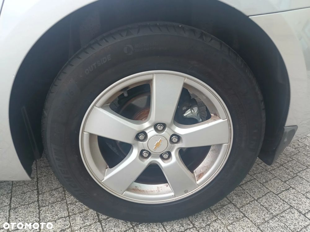 Chevrolet Cruze - 15