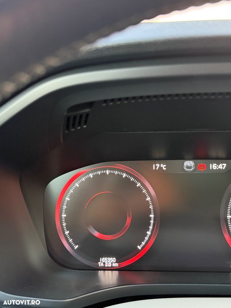 Volvo XC 60 D4 Momentum Pro - 26