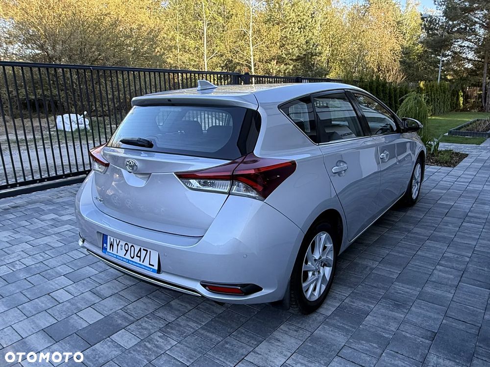 Toyota Auris 1.6 Prestige - 6