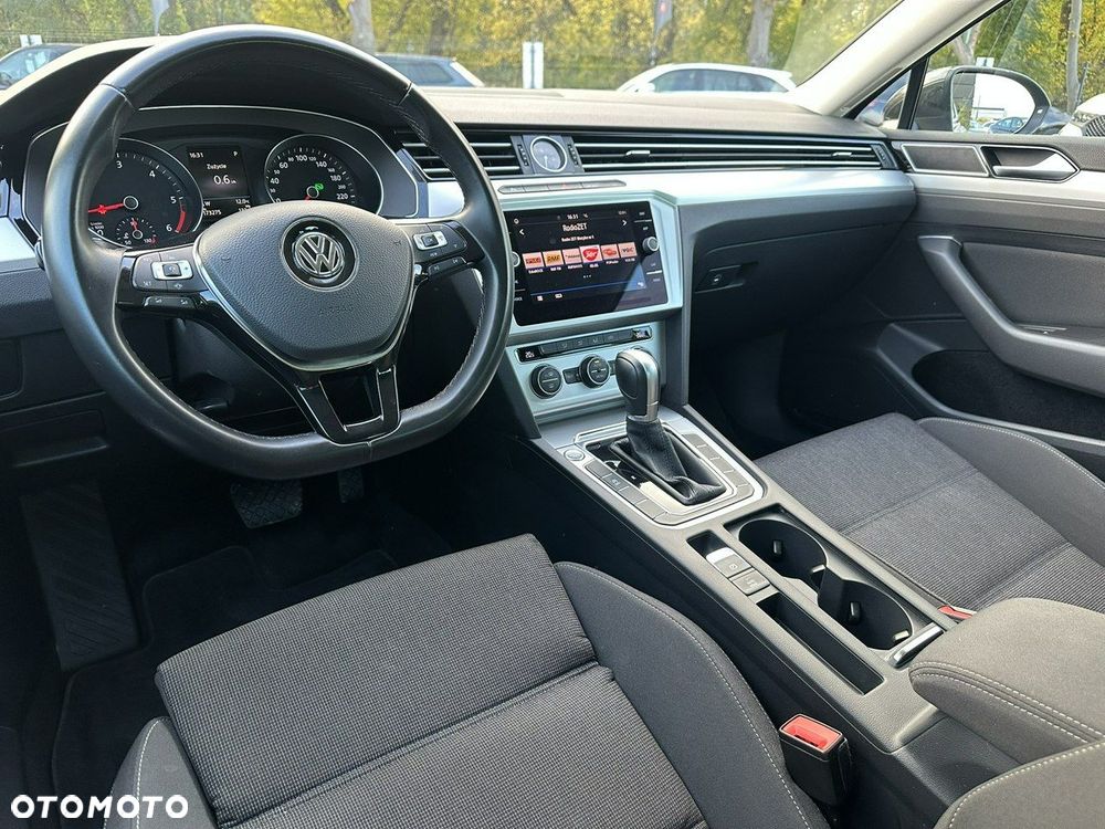 Volkswagen Passat - 26