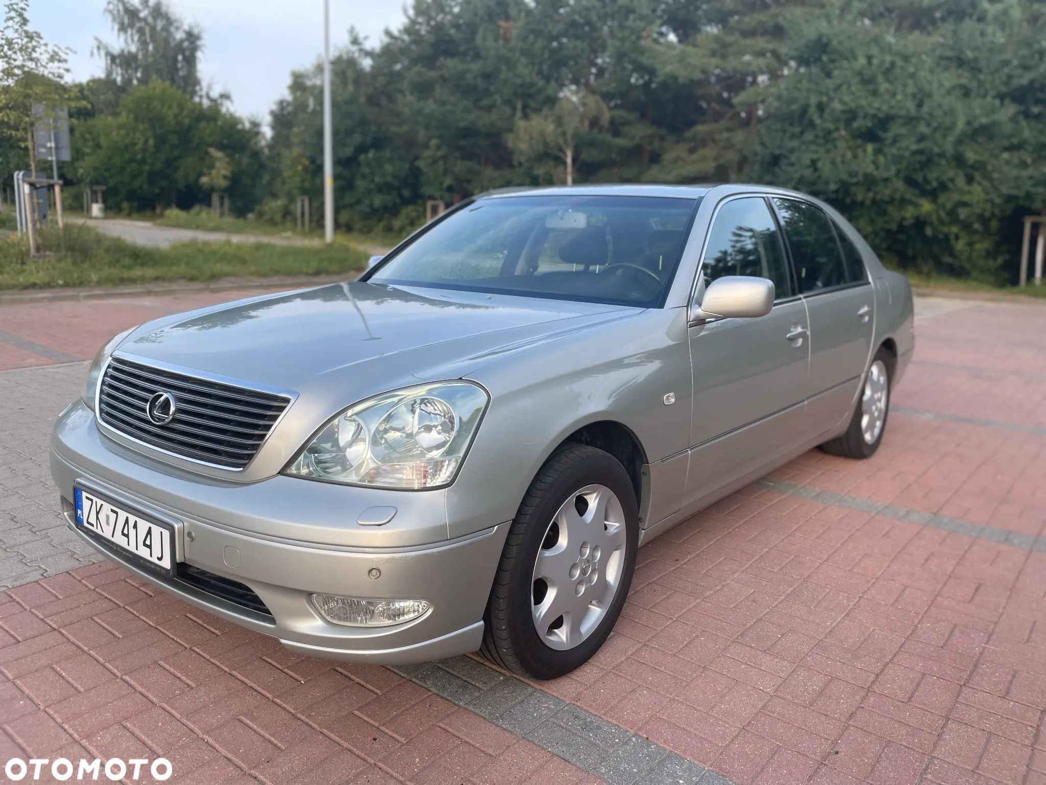 Lexus LS - 1