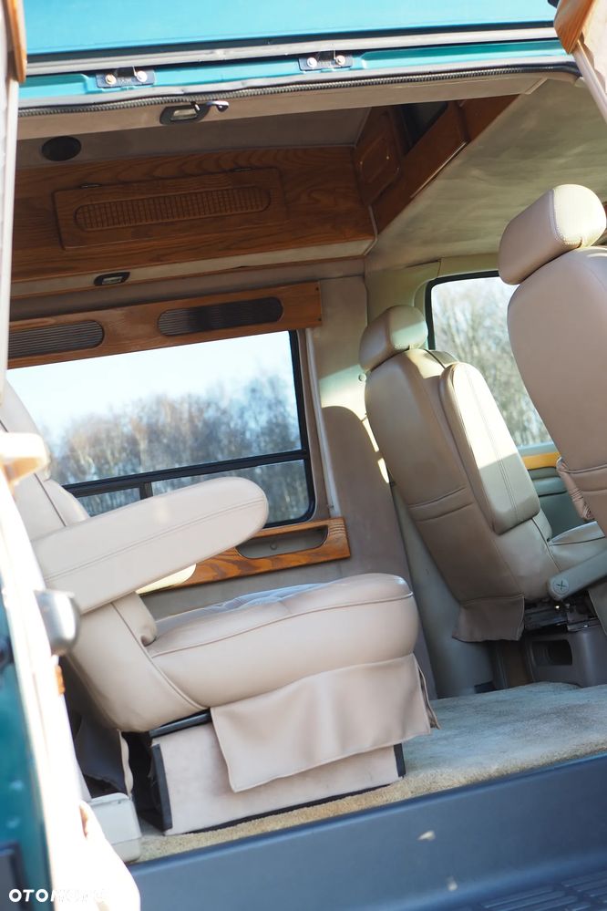 Chevrolet Express - 6
