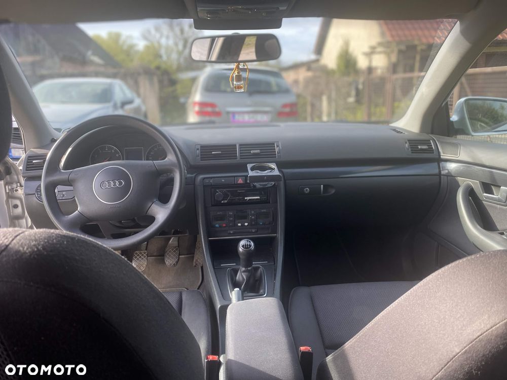 Audi A4 Limousine 1.6 - 6