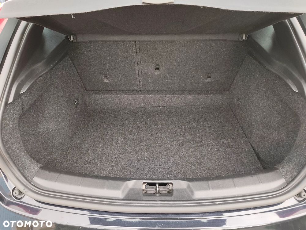 Volvo V40 D2 R Design - 21
