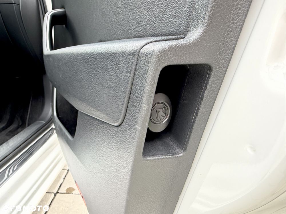 Skoda Superb 2.0 TDI Ambition - 35