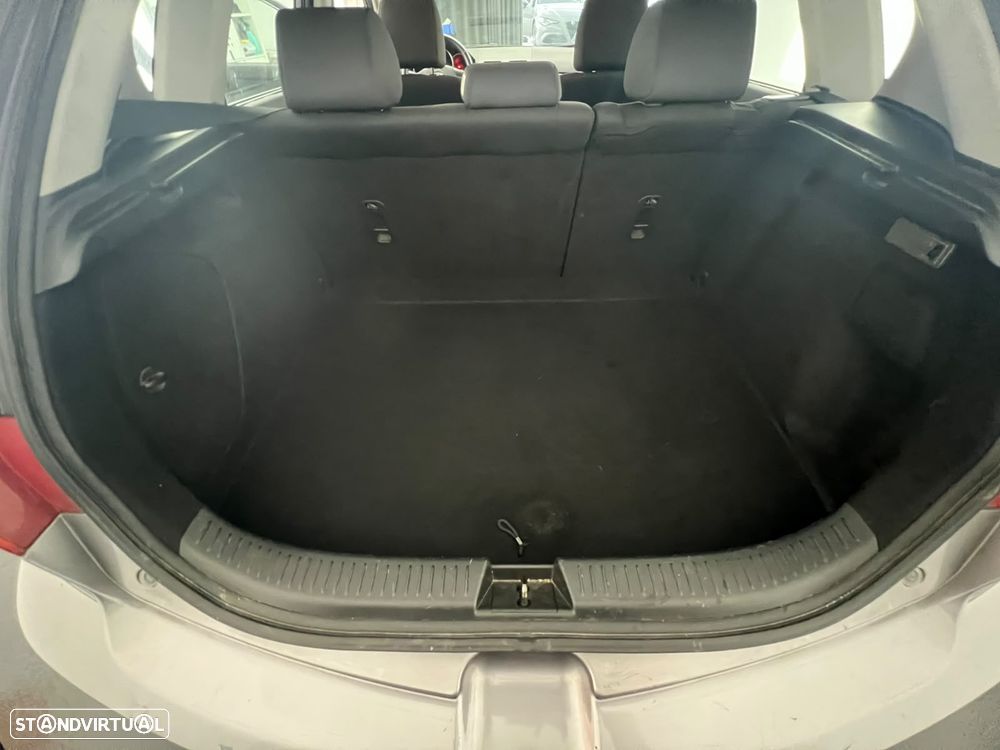 Mazda 3 Hatchback MZR 1.6 CD Comfort - 14