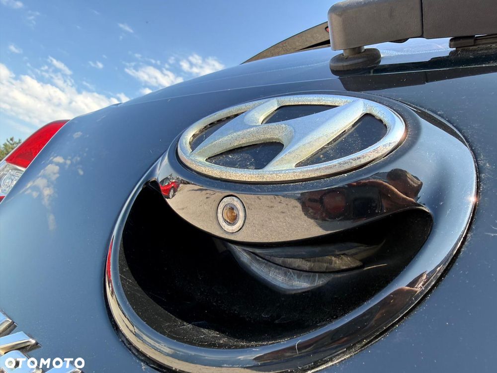 Hyundai Veloster - 12
