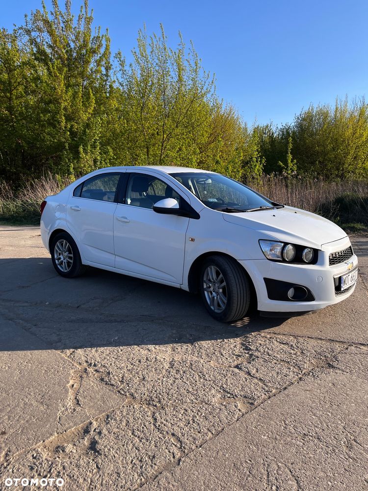 Chevrolet Aveo - 4