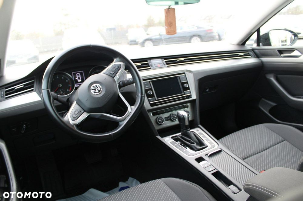Volkswagen Passat - 14