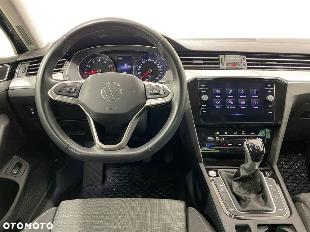 Volkswagen Passat - 10