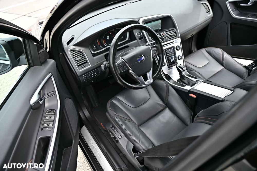 Volvo XC 60 D5 AWD Geartronic Ocean Race - 14