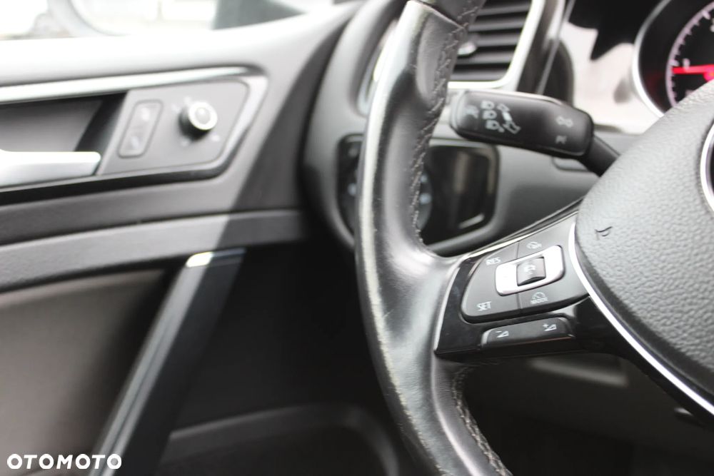 Volkswagen Golf 2.0 BlueTDI Highline - 29