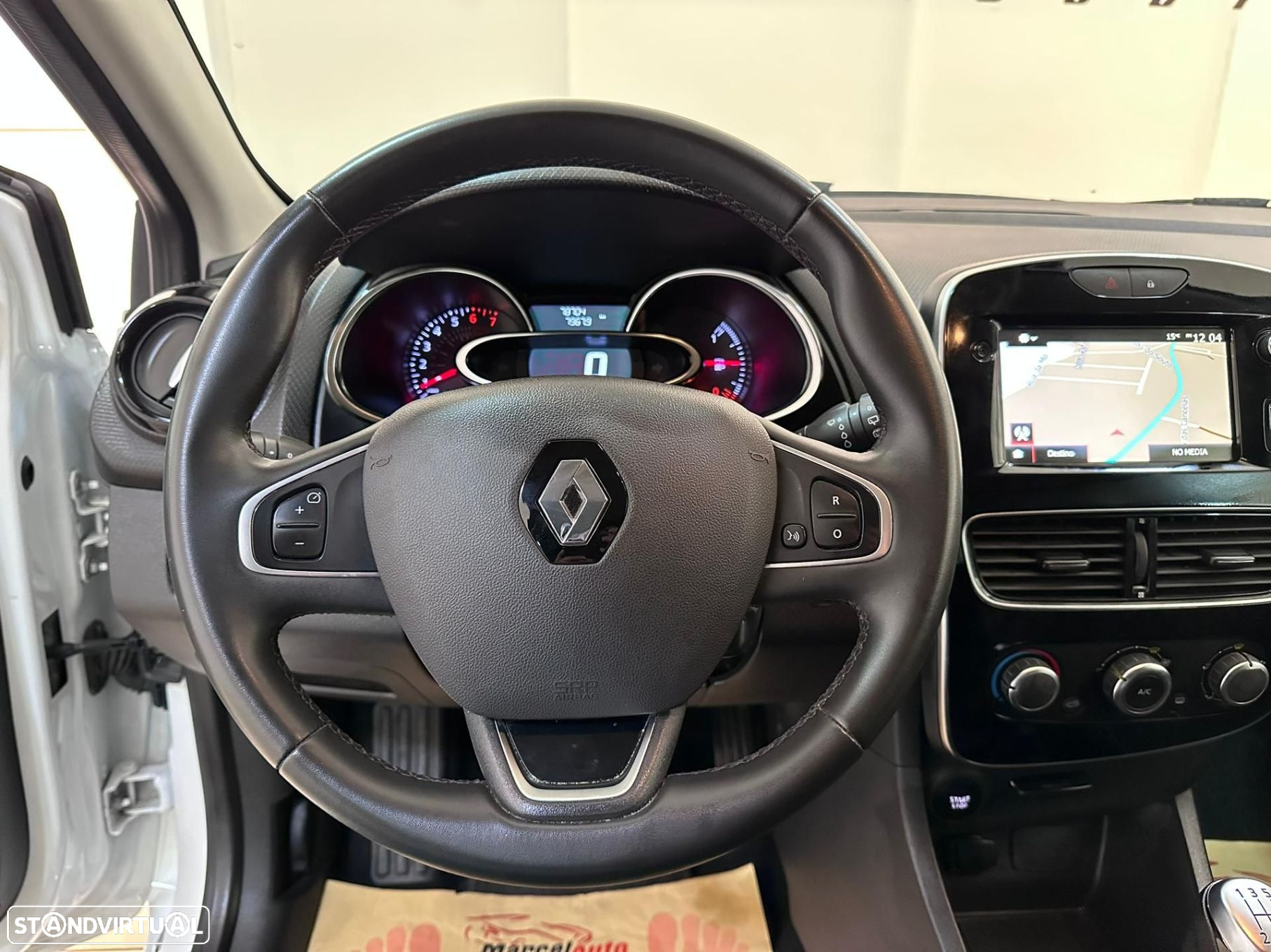 Renault Clio 0.9 TCe Limited - 17